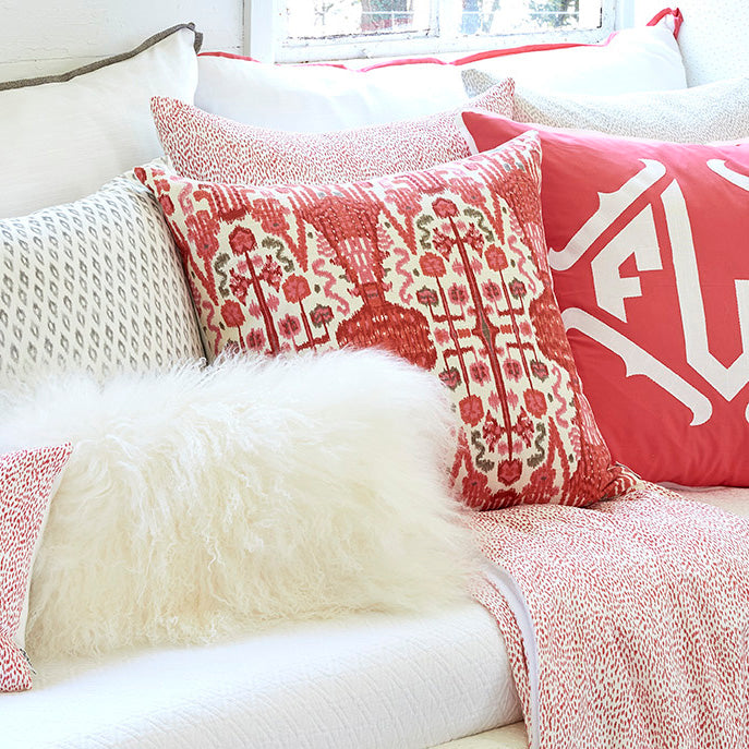 Kelly Punch Accent Pillow – Room 422